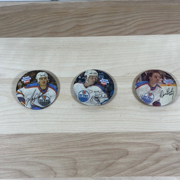 83/84 Ronald McDonald House Edmonton Oilers Button Pin 2.25" Set of 3 - Picture 1 of 4